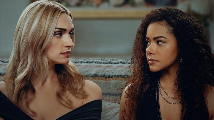 حصرياً | مسلسل Ginny and Georgia الموسم الثالث الحلقة 10 والاخيرة مترجمة بجودة عالية